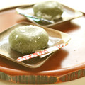 jelwee's cooksnap of when they made ヨモギ粉でヨモギ団子.