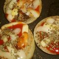 toshiebaba's cooksnap of when they made 新玉ねぎでなんちゃってピザ♪.