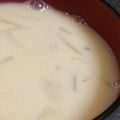 めかにか's cooksnap of when they made 春のやさしい味♪新玉ねぎの豆乳味噌汁.