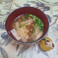 みかかめ's cooksnap of when they made なめこと油揚げのみそ汁.