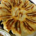 pyonpoco's cooksnap of when they made 夫婦で作る！うまーい♪♪羽根つき餃子.