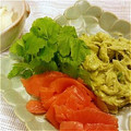 sugachie's cooksnap of when they made サーモンと新玉ねぎのアボカド和え♬.