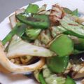 nyaichan's cooksnap of when they made 初夏に食べたい*きぬさやとキャベツ炒め.