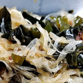 さやぷのおかあちゃん's cooksnap of when they made 簡単すぎる！玉ねぎワカメ和風マリネ.