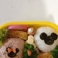 chieママ's cooksnap of when they made 簡単♪ミッキーとミニー〈キャラ弁〉.
