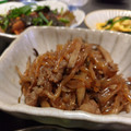 京ん家's cooksnap of when they made 牛ごぼうと玉ねぎのガーリック甘辛炒め.