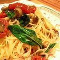 sarudiner's cooksnap of when they made ドライトマトでアンチョビバジリコパスタ.