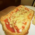 りゅう・しょうママ's cooksnap of when they made パスタソースで♪　トマトナッツトースト.