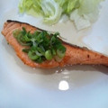yoapiko's cooksnap of when they made お魚は美味しい☆鮭のソテーをねぎソースで.
