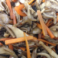 イチコニコ's cooksnap of when they made 簡単！舞茸と人参のきんぴら♪.