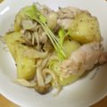 fujiko2000's cooksnap of when they made ガリバタで新じゃがチキン.