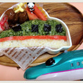 ☆ちゃ〜き☆'s cooksnap of when they made 幼稚園のお弁当 ☆新幹線E5系はやぶさ☆.