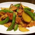 莉彩パパ's cooksnap of when they made スナップえんどうとじゃがいものカレー炒め.