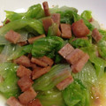 charlie_b's cooksnap of when they made スパムとレタスの香ばし炒め.