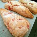 ☆★umi★☆'s cooksnap of when they made フレッシュ苺のスコーン.