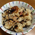 YUKIKI☆'s cooksnap of when they made ひじきと新玉ねぎの炊き込みご飯.