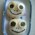 翔舞ママ's cooksnap of when they made キャラ弁カンタンおにぎり2…カエル.