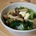 ここびくん's cooksnap of when they made 小松菜としめじのにんにくバター醤油丼.