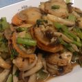 momo_kumi's cooksnap of when they made ホタテとしめじのニンニクバター醤油炒め.
