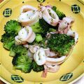 モモあき's cooksnap of when they made 簡単♪イカとブロッコリーのにんにく炒め.