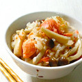 jenis's cooksnap of when they made 鮭フレークときのこの炊き込みご飯.