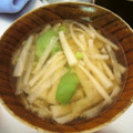kusumasu's cooksnap of when they made きぬさやとえのきと大根のみそ汁.