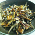 あやねんママ1222's cooksnap of when they made 煮干と胡桃の簡単佃煮.