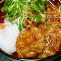 ☆もつさん☆'s cooksnap of when they made 新タマネギの鶏つくね丼.