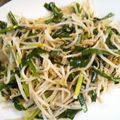 iku1023's cooksnap of when they made にらともやしの即席炒め.