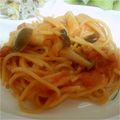 salubobo's cooksnap of when they made しめじと玉ねぎのトマトクリームパスタ.