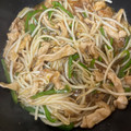 ゆうともままっち's cooksnap of when they made 行列の中華屋の♡とろとろ餡もやし青椒肉絲.