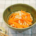 ＊＊rose＊＊'s cooksnap of when they made 揚げ玉のっけ♪　人参のレモン麺つゆ和え.