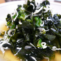 hiromimama's cooksnap of when they made 簡単☆しらすとわかめの酢の物.