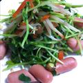 うまかっちゃん☆'s cooksnap of when they made 豆苗とソーセージの炒めもの.