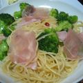 ふとんねこ's cooksnap of when they made ブロッコリーと生ハムのペペロンチーノ♪.