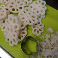 ひっこ's cooksnap of when they made 花れんこんを♥型抜きで簡単に作る方法.