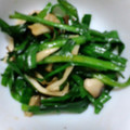 てちゅまる's cooksnap of when they made あっという間・・えのきとニラのピリ辛炒め.
