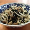 ゆっこふなっこ's cooksnap of when they made キノコとワカメのマリネ風サラダ.