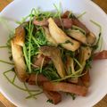 ゆうともままっち's cooksnap of when they made ニンニク香る豆苗とベーコンとエリンギ炒め.
