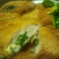 sakuraiayu's cooksnap of when they made 夏の一皿★新鮮バジルとチーズのとんかつ.