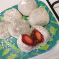 momomonkey's cooksnap of when they made もちこちゃんで簡単○いちごミルク大福○.