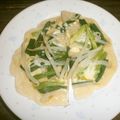白いぐれーぷ's cooksnap of when they made ビールに☆パリッコク旨！ニラチーズピザ.
