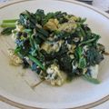 yukaicats's cooksnap of when they made ほうれん草卵炒め（ニンニクバター風味）.