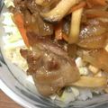 psyneichan's cooksnap of when they made ☆簡単美味☆たっぷり野菜の甘辛豚バラ丼☆.
