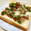 yuka119's cooksnap of when they made 勝手にコラボwオクラ納豆チーズトースト.