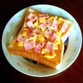 ＊なぁ＊'s cooksnap of when they made ベーコンはチン☆　とろとろたまごトースト.