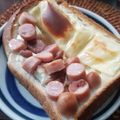 ふか谷's cooksnap of when they made ウィンナーと梅のトースト.