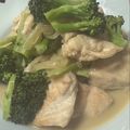 K0A9O0R8U♪'s cooksnap of when they made 鶏胸とブロッコリーのカレークリーム煮.