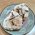 ＊なぁ＊'s cooksnap of when they made お手軽旨～い♪塩昆布と鰹節のおにぎり.