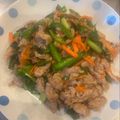 おちまるちゃん's cooksnap of when they made 鮮やかに食欲増進！ニラと人参豚コマ炒め.